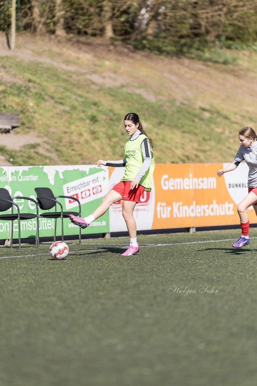 Bild 67 - wBJ Eimsbuettler TV - VfL Wolfsburg : Ergebnis: 1:3